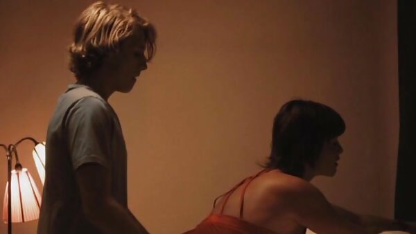 شقراء لذيذة في تنورة قصيرة افلام سكس اجنبي مترجمه جديده جيسي جونز تمتص ديك قبل ممارسة الجنس بالبخار